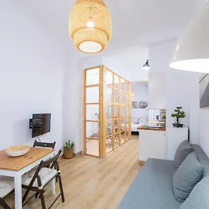 https://lovely-apartment-malaga-center.hotelsinnerja.org