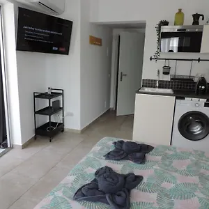 https://begonia-city-center-apartment-230.hotelsinnerja.org