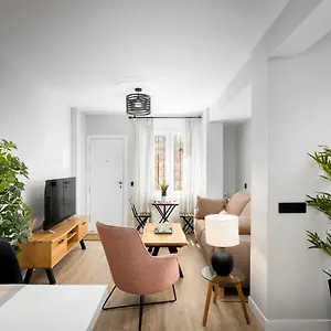 https://apartamento-la-carihuela-aloha-torres.1costadelsol.com